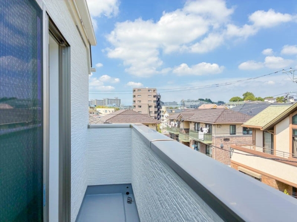 横浜市栄区桂町 新築一戸建て(バルコニー)