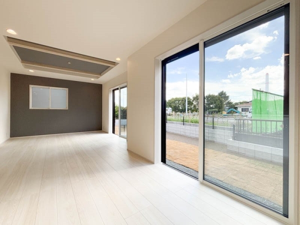 藤沢市本藤沢2丁目 新築一戸建て(リビング)