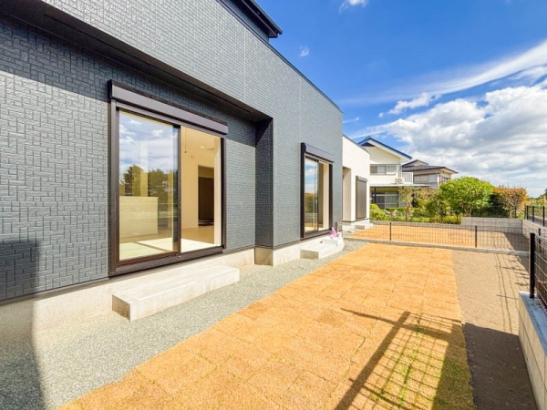 藤沢市本藤沢2丁目 新築一戸建て(庭)