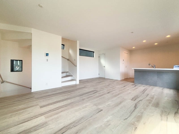 横浜市港南区港南６丁目　新築一戸建て