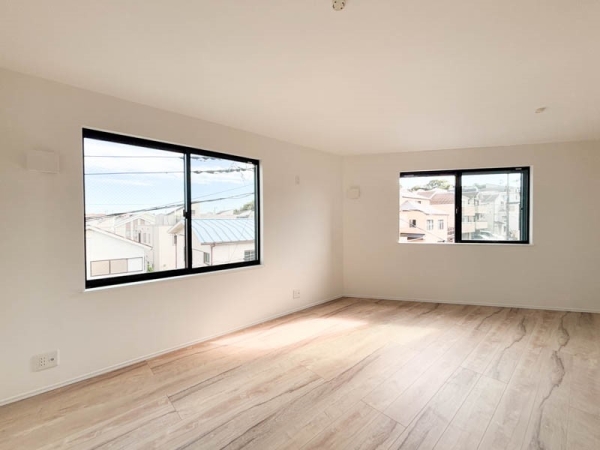 横浜市港南区港南６丁目　新築一戸建て