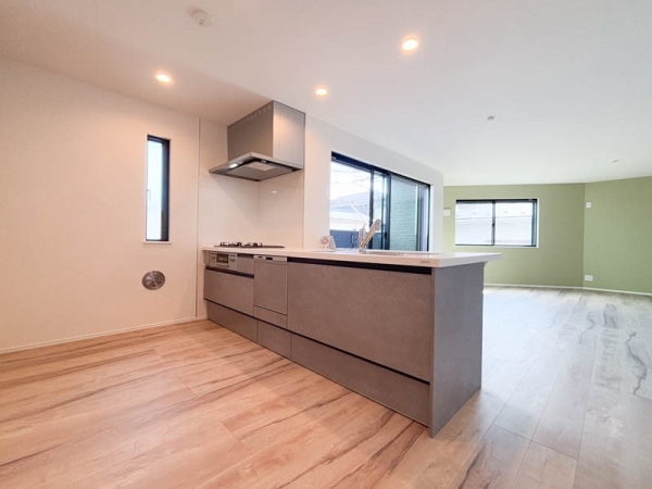 横浜市港南区港南６丁目　新築一戸建て