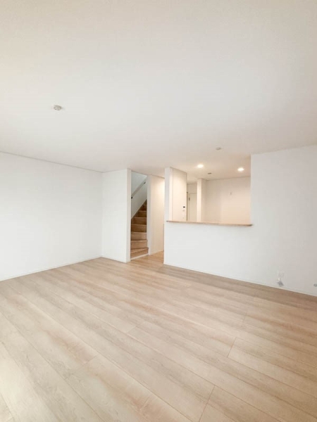 横浜市旭区市沢町 新築一戸建て(リビング)