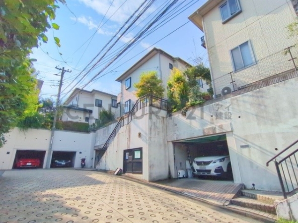 川崎市宮前区西野川３丁目　中古一戸建て
