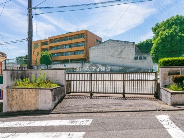 野毛山公園三和プラザ(横浜市立東小学校)
