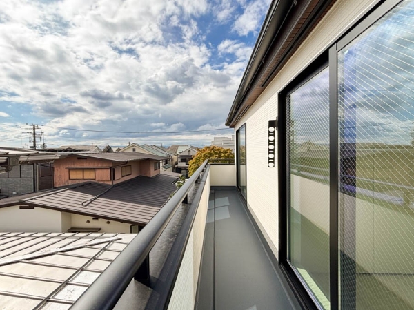 横浜市港北区下田町3丁目 新築一戸建て(バルコニー)