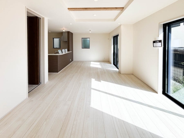 横浜市港北区下田町3丁目 新築一戸建て(リビング)