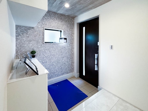 横浜市港北区下田町3丁目 新築一戸建て(玄関)