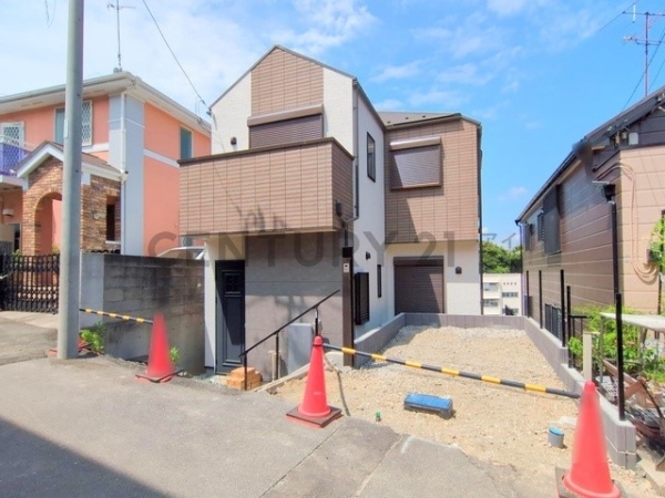 横浜市南区永田東２丁目　新築一戸建て