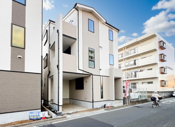 藤沢市湘南台４丁目　新築一戸建て