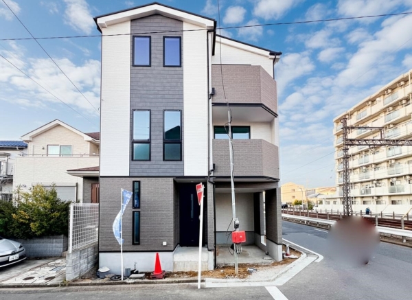 藤沢市湘南台４丁目　新築一戸建て