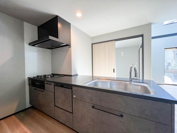 横浜市鶴見区駒岡１丁目　新築一戸建て