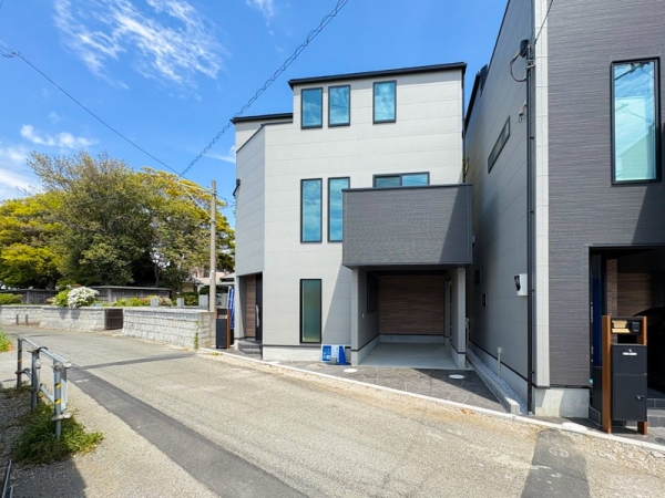 藤沢市鵠沼神明３丁目　新築一戸建て