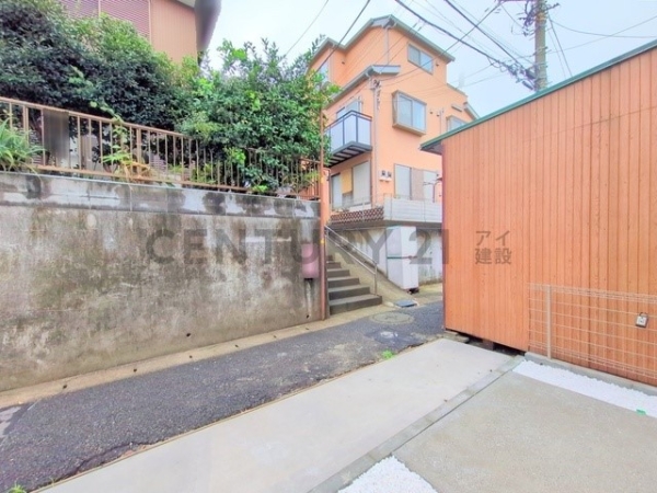 横浜市西区西戸部町３丁目　新築一戸建て