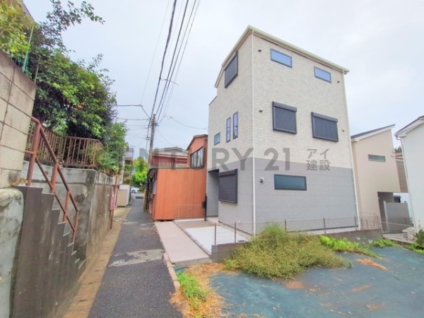 横浜市西区西戸部町３丁目　新築一戸建て