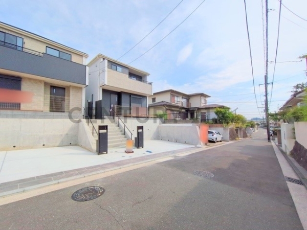 横浜市金沢区富岡西４丁目　新築一戸建て