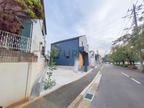 横浜市青葉区新石川４丁目　新築一戸建て
