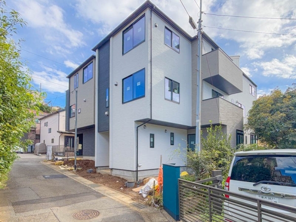 鎌倉市台４丁目　新築一戸建て