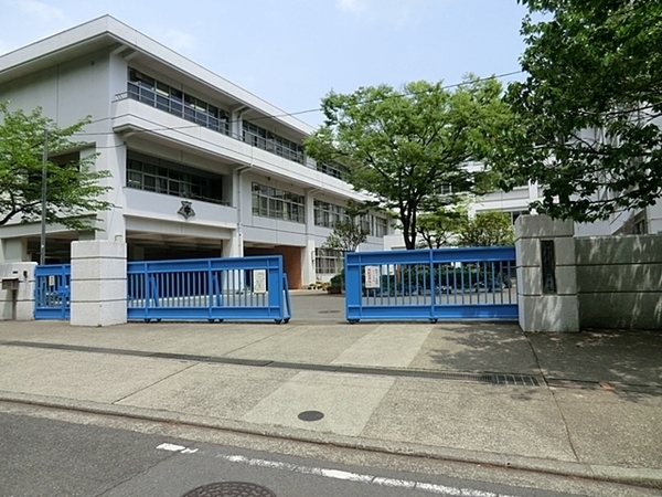 鎌倉市手広４丁目　新築一戸建て(鎌倉市立手広中学校)