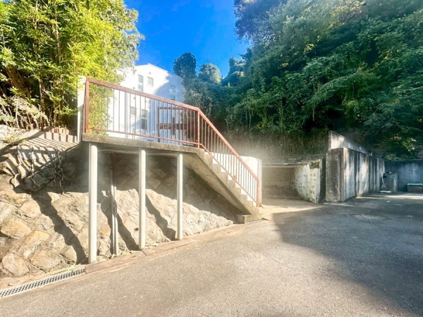 横浜市中区本牧間門の土地