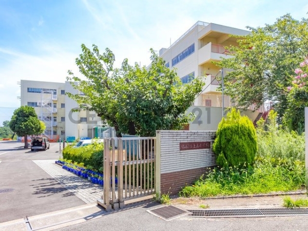 横浜市緑区上山３丁目の中古一戸建て(横浜市立上山小学校)