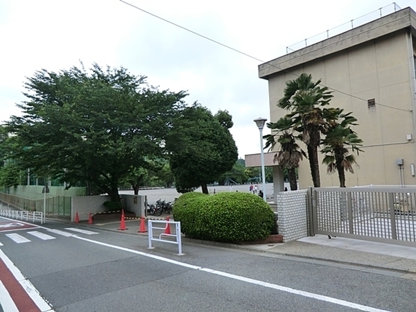 藤沢市大庭の中古一戸建て(藤沢市立大庭小学校)