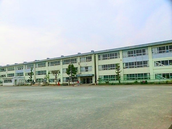 茅ヶ崎市菱沼１丁目の中古一戸建て(茅ヶ崎市立松林小学校)