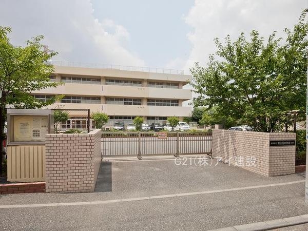 横浜市都筑区東山田町 新築一戸建て(横浜市立東山田中学校)