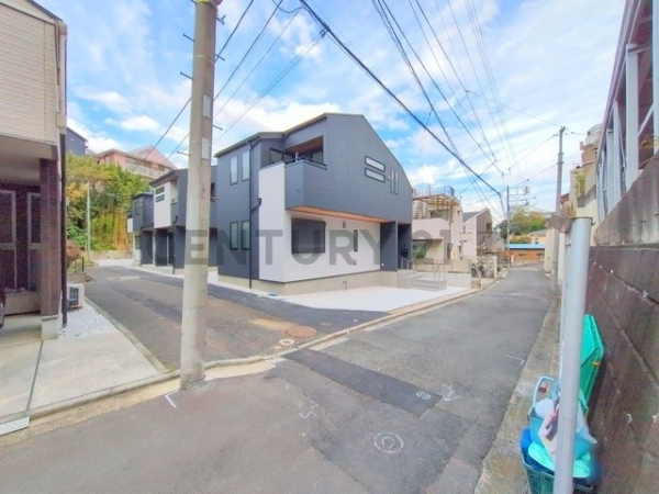 横浜市南区大岡１丁目　新築一戸建て