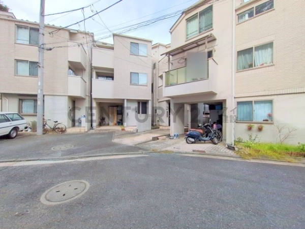 横浜市南区弘明寺町の中古一戸建て