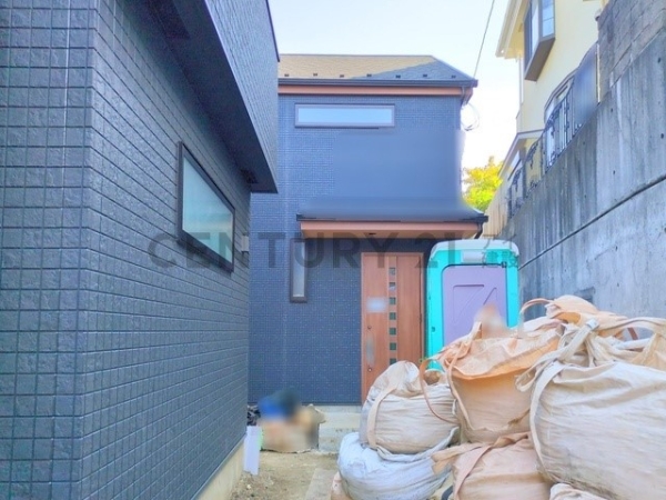 横浜市南区六ツ川２丁目　新築一戸建て