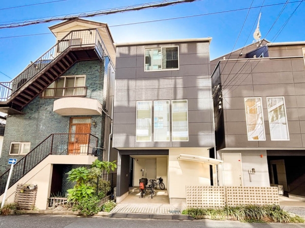 横浜市西区花咲町４丁目　中古一戸建て