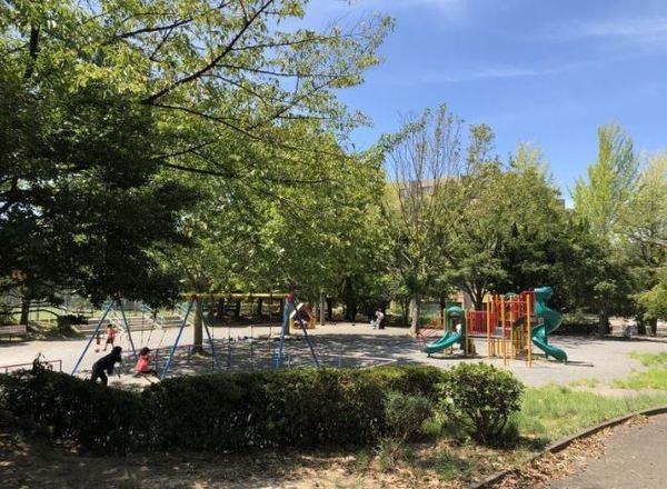 横浜市青葉区すすき野１丁目　新築一戸建て(嶮山公園)