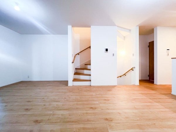 横浜市西区浅間町４丁目　新築一戸建て