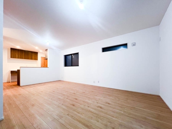 横浜市西区浅間町４丁目　新築一戸建て