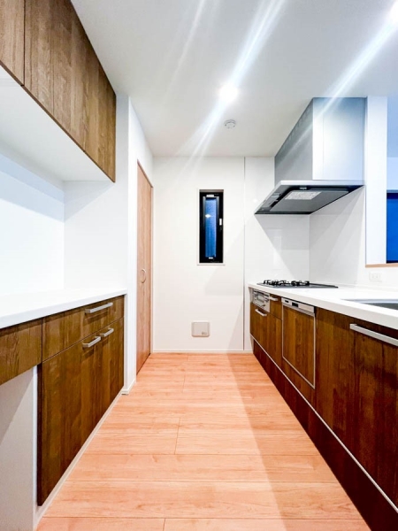 横浜市西区浅間町４丁目　新築一戸建て