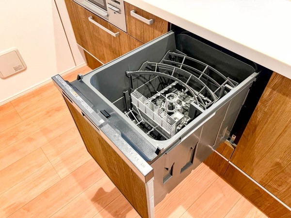 横浜市西区浅間町４丁目　新築一戸建て