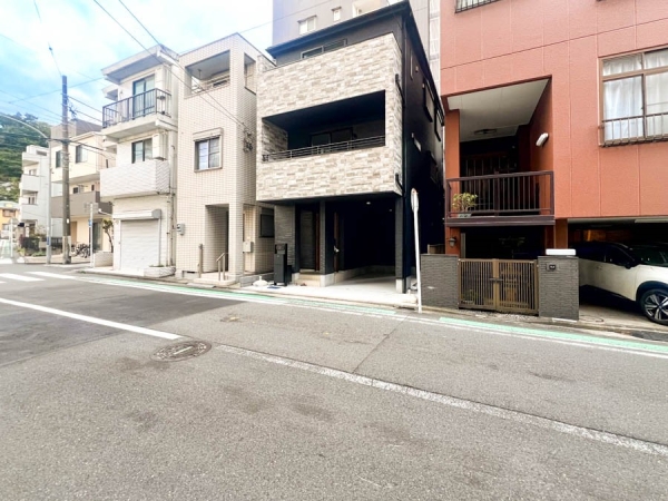 横浜市西区浅間町４丁目　新築一戸建て