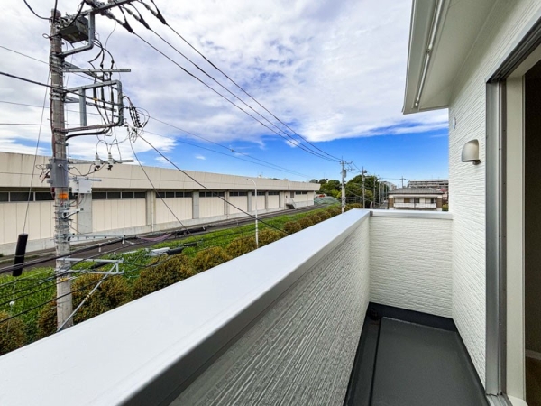 横浜市都筑区佐江戸町の中古一戸建て(バルコニー)