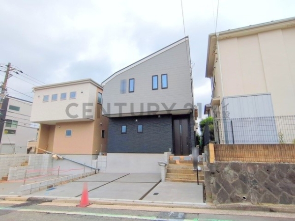 横浜市南区永田台　新築一戸建て