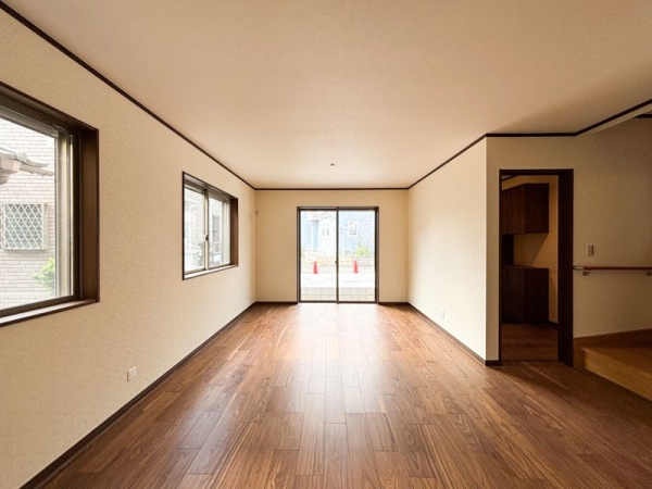 横浜市泉区和泉中央南2丁目 新築一戸建て(リビング)