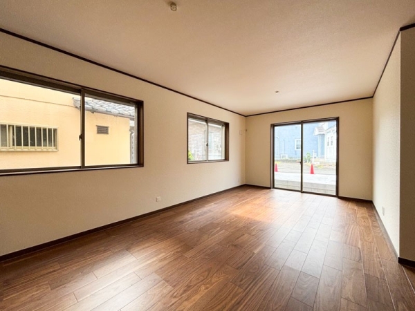 横浜市泉区和泉中央南2丁目 新築一戸建て(リビング)