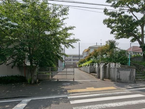 横浜市保土ケ谷区岩崎町の中古一戸建て(横浜市立岩崎中学校)