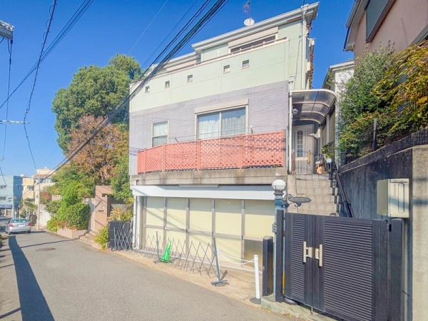 横浜市神奈川区旭ケ丘　中古一戸建て
