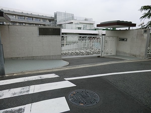 横浜市南区平楽の中古一戸建て(横浜学院幼稚園)