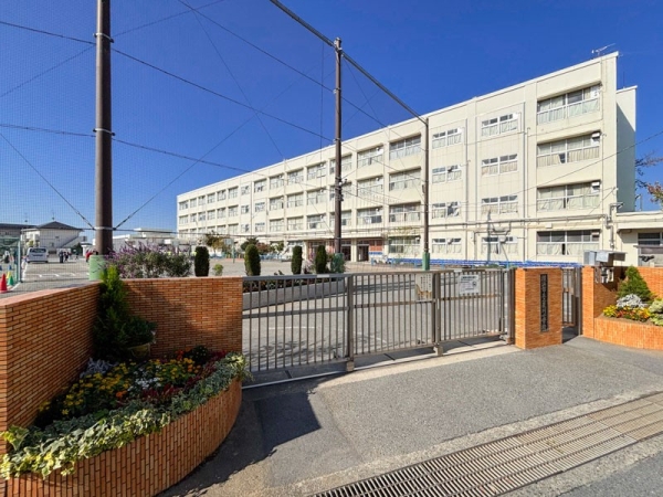 横浜市神奈川区羽沢南３丁目の土地(横浜市立上星川小学校)