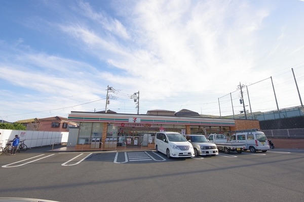 綾瀬市深谷上５丁目　新築一戸建て(セブンイレブン綾瀬深谷中5丁目店)