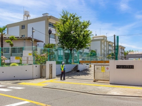川崎市宮前区南平台の中古一戸建て(川崎市立犬蔵中学校)