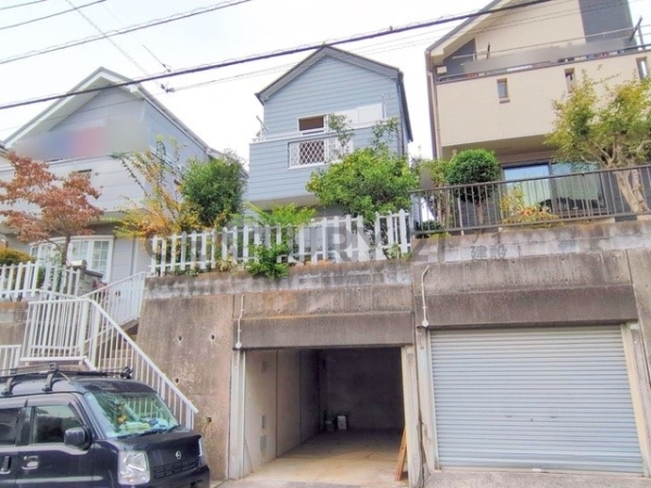 横浜市青葉区田奈町　中古一戸建て