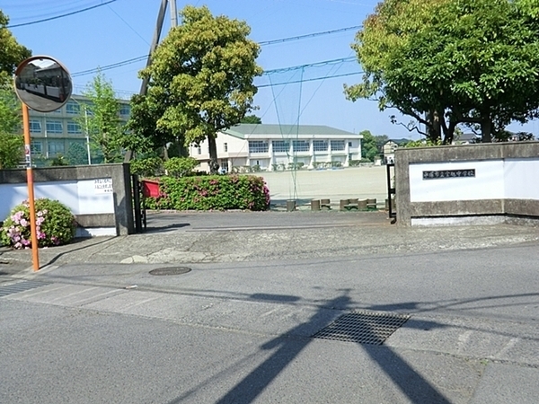 平塚市長持の中古一戸建て(平塚市立金旭中学校)